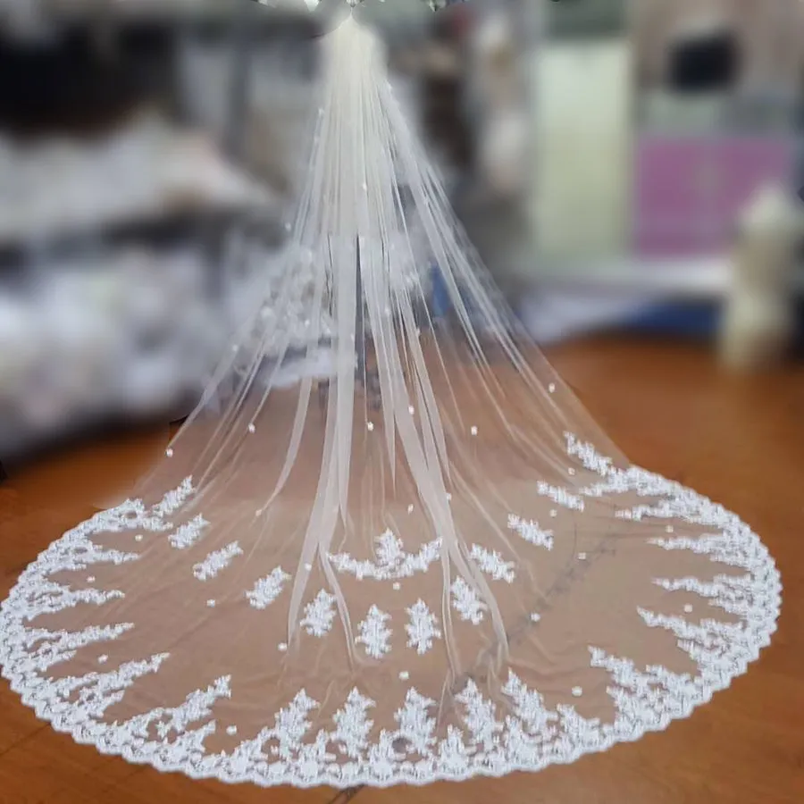 Charming Tulle Lace Applique Chapel Veils Long Wedding Veil