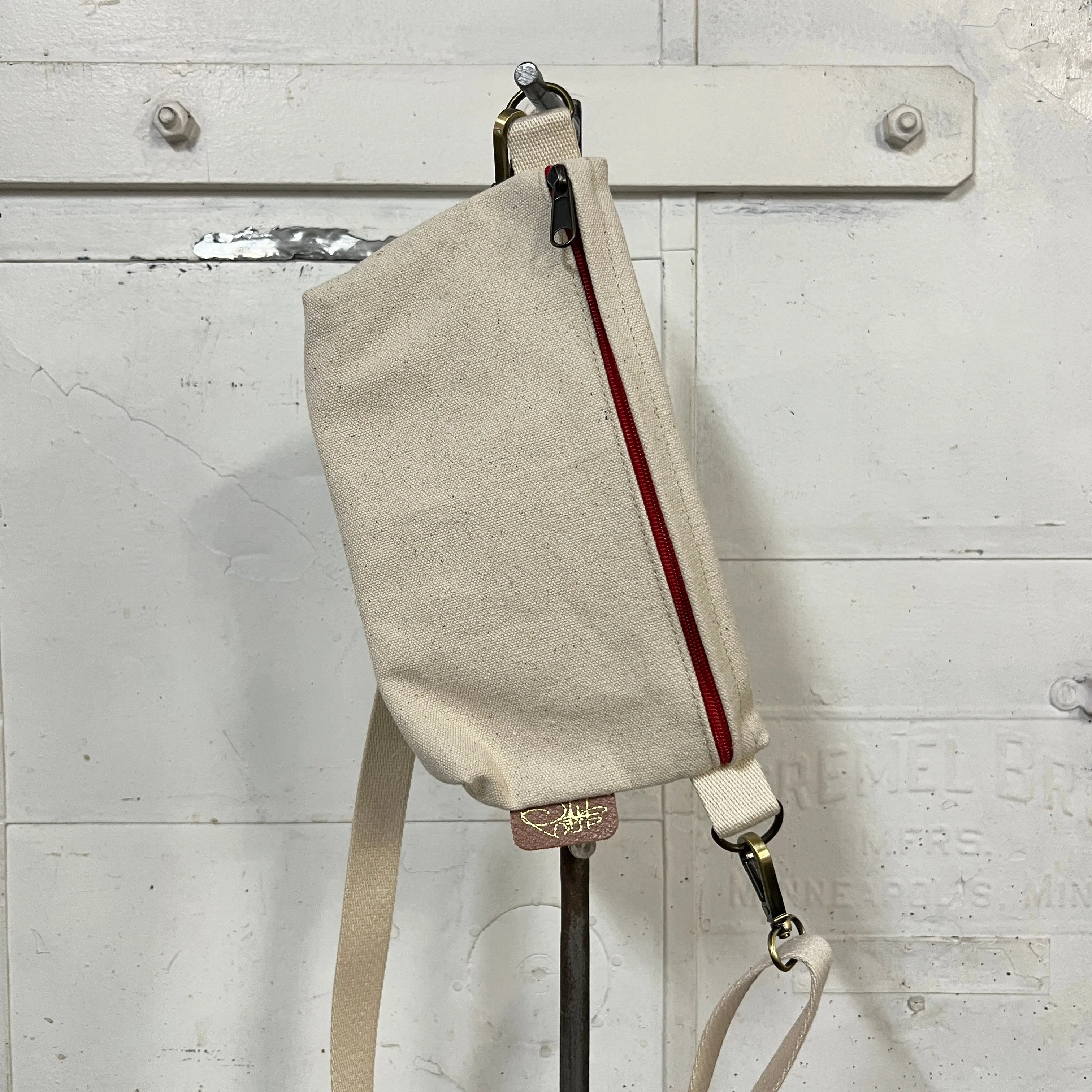 HIP POUCH