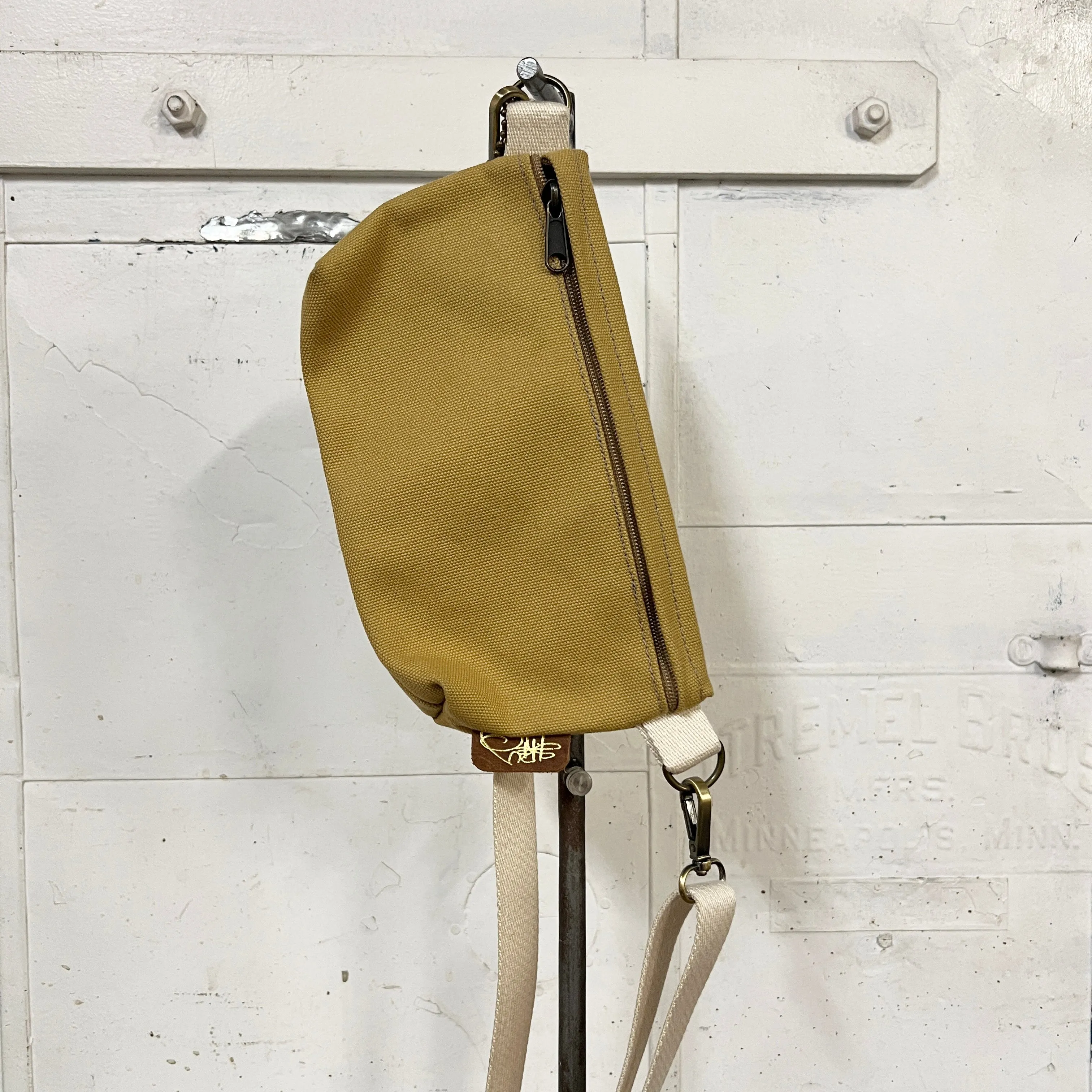 HIP POUCH