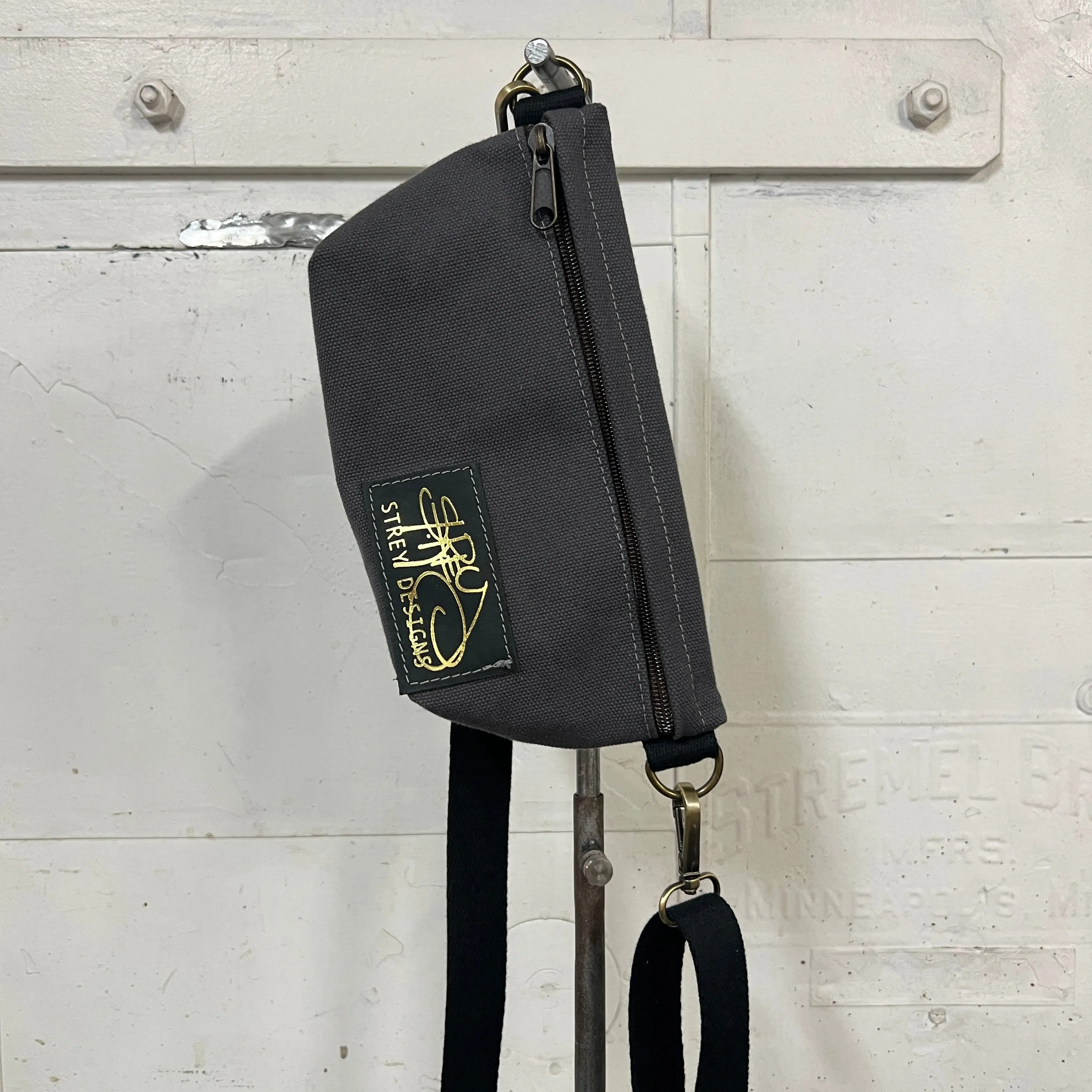 HIP POUCH