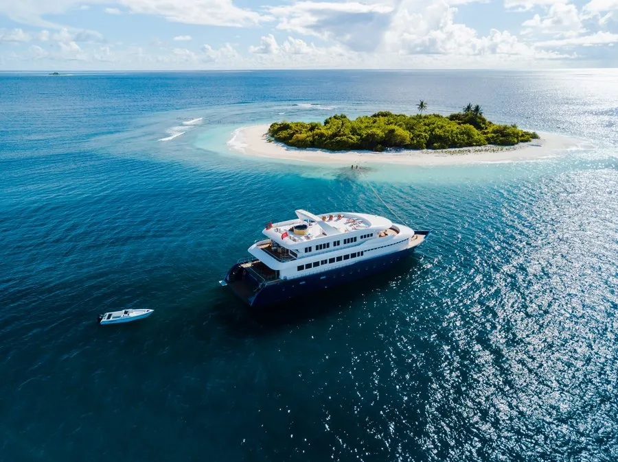 Liveaboard Deep South Maldives February 2025