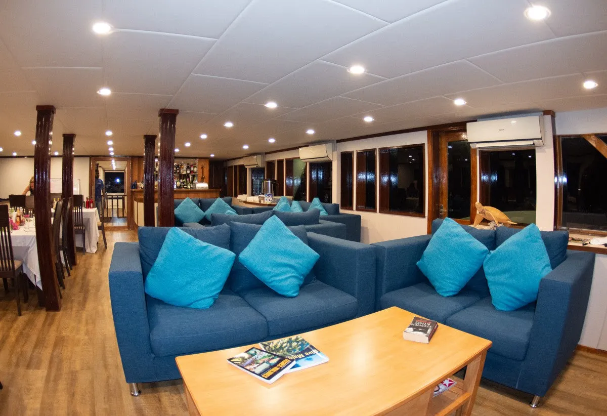 Liveaboard Deep South Maldives February 2025
