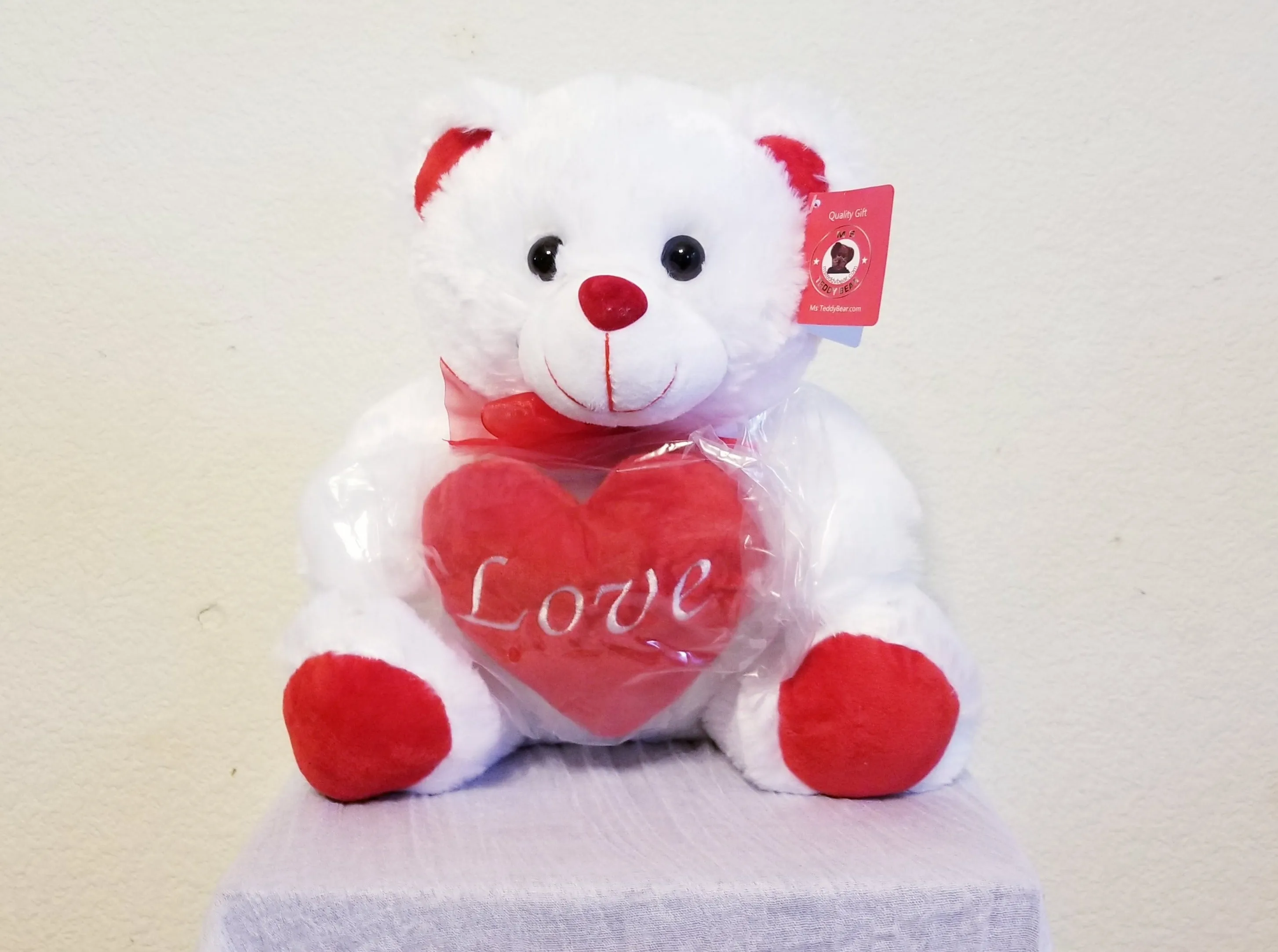 LOVE BEAR – 12” SITTING WHITE BEAR